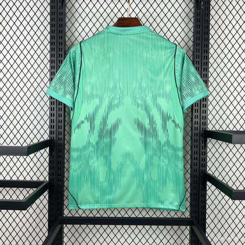 Maillot Brésil vert menthe à motifs noirs, vue de dos