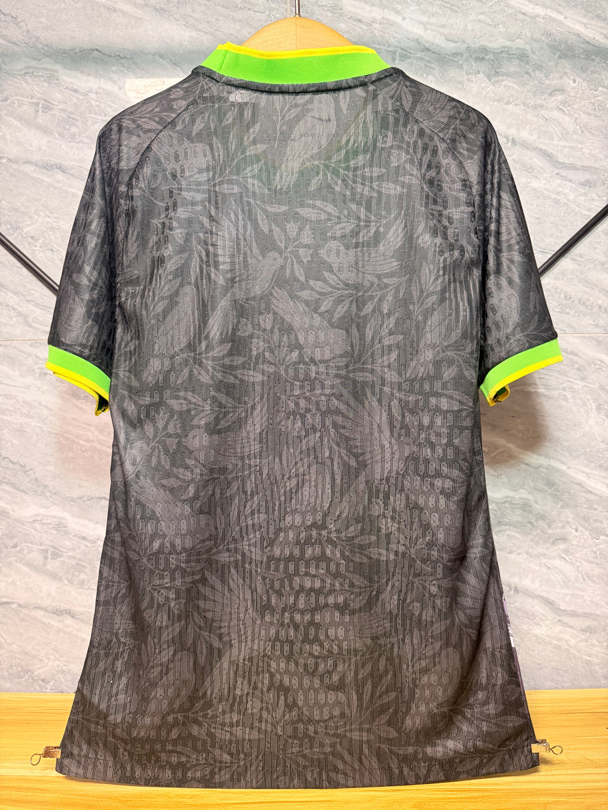 Maillot Brésil noir et vert illustré, vue de dos