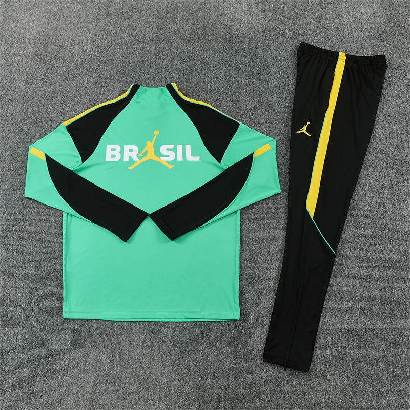 Ensemble Brésil vert et noir, inscription BRASIL au dos