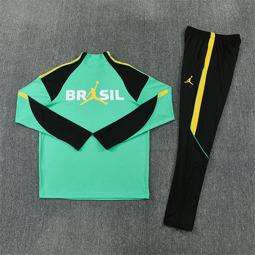 Ensemble Brésil vert et noir, inscription BRASIL au dos