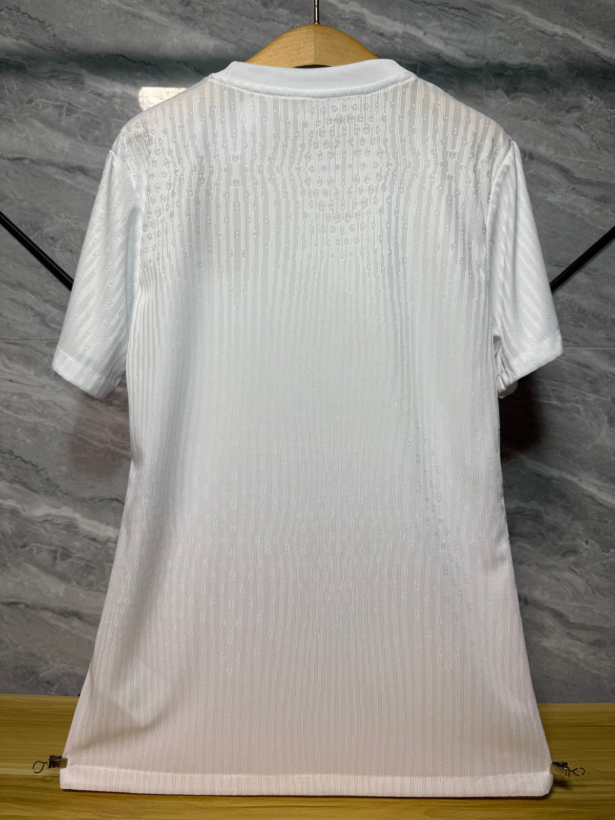 Maillot Brésil blanc et rose, vue de dos