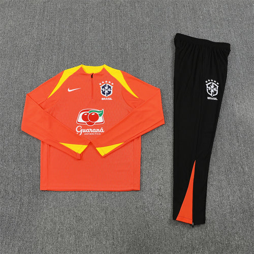 Ensemble Brésil orange et jaune avec pantalon noir, vue de face